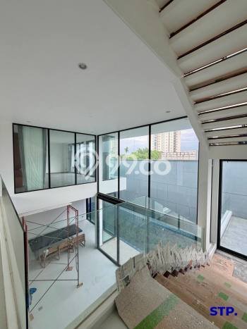 Hunian Ideal dengan LT 700m2 & LB 1500m2 Dikontrakkan di Surabaya Kota Hunian Ideal dengan LT 700m2 & LB 1500m2 Dikontrakkan di Surabaya Kota