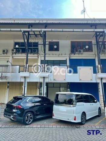 LOKASI SUPER STRATEGIS! Ruko di Graha, Luas 180m², Ramai Pengunjung LOKASI SUPER STRATEGIS! Ruko di Graha, Luas 180m², Ramai Pengunjung