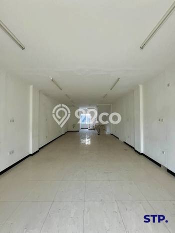 Ruko Area Bisnis di Manyar, Luas 300m², Ready Operasi Ruko Area Bisnis di Manyar, Luas 300m², Ready Operasi
