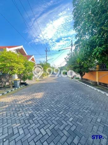 Disewakan! Rumah 4 Kamar Tidur &
4 Kamar Mandi di Surabaya Kota, Surabaya Disewakan! Rumah 4 Kamar Tidur &
4 Kamar Mandi di Surabaya Kota, Surabaya