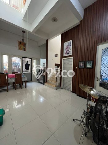Hunian Mewah LB 350m2 Siap Huni Desain Elegan di Surabaya Kota, Surabaya Hunian Mewah LB 350m2 Siap Huni Desain Elegan di Surabaya Kota, Surabaya