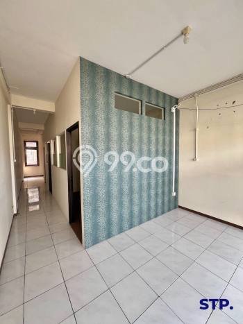 LOKASI SUPER STRATEGIS! Ruko di Graha, Luas 180m², Ramai Pengunjung LOKASI SUPER STRATEGIS! Ruko di Graha, Luas 180m², Ramai Pengunjung