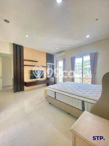 Rumah Elit LB 330m2 Siap Huni Desain Elegan di Citraland, Surabaya Rumah Elit LB 330m2 Siap Huni Desain Elegan di Citraland, Surabaya