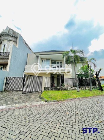 Rumah PREMIUM di Graha, Surabaya, Luas 328m² Bangunan 450m² KESEMPATAN TERBATAS! Rumah PREMIUM di Graha, Surabaya, Luas 328m² Bangunan 450m² KESEMPATAN TERBATAS!