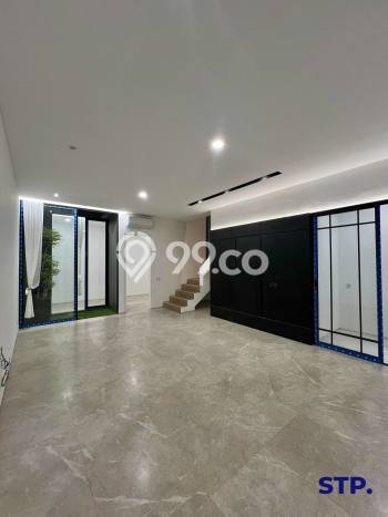 Rumah LT 102m² Semi Furnished di Surabaya Kota, Dekat Mal, Surabaya Rumah LT 102m² Semi Furnished di Surabaya Kota, Dekat Mal, Surabaya