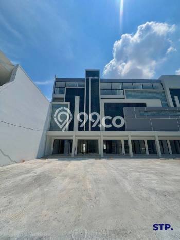 Ruko Disewa di Surabaya dengan LB 306m2 Area Komersial Ramai Ruko Disewa di Surabaya dengan LB 306m2 Area Komersial Ramai