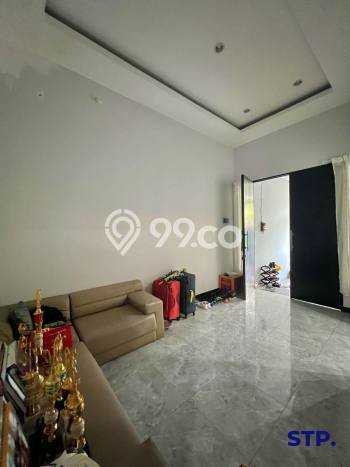 Jual Segera Rumah LB 200m² di Lokasi Strategis, Surabaya Jual Segera Rumah LB 200m² di Lokasi Strategis, Surabaya
