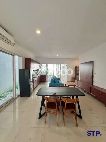 HUNIAN PREMIUM! Rumah di , 5 KT, Area Berkembang, LT 180m2m² LB 300m2m² HUNIAN PREMIUM! Rumah di , 5 KT, Area Berkembang, LT 180m2m² LB 300m2m²