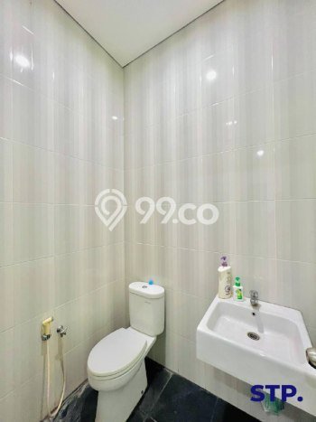 Rumah PREMIUM di Graha, Surabaya, Luas 328m² Bangunan 450m² KESEMPATAN TERBATAS! Rumah PREMIUM di Graha, Surabaya, Luas 328m² Bangunan 450m² KESEMPATAN TERBATAS!