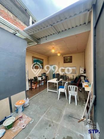 Ruko Dijual di Surabaya LT 63m2 & LB 252m2 Lokasi Terbaik! Ruko Dijual di Surabaya LT 63m2 & LB 252m2 Lokasi Terbaik!