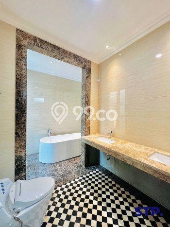 Rumah Akses Mudah area , Surabaya, Luas 345m2m² LB 600m2m² Rumah Akses Mudah area , Surabaya, Luas 345m2m² LB 600m2m²