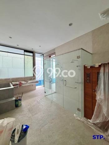 Hunian Ideal dengan LT 700m2 & LB 1500m2 Dikontrakkan di Surabaya Kota Hunian Ideal dengan LT 700m2 & LB 1500m2 Dikontrakkan di Surabaya Kota