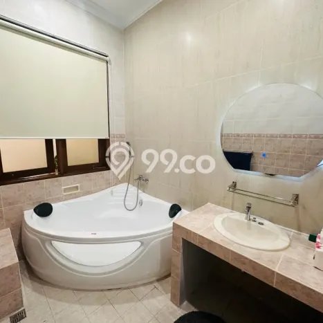 HUNIAN EKSKLUSIF! Rumah di Kebayoran Lama, 4 KT, Konsep Modern, LT 347m2m² Bangunan 303m2m² HUNIAN EKSKLUSIF! Rumah di Kebayoran Lama, 4 KT, Konsep Modern, LT 347m2m² Bangunan 303m2m²