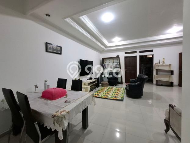 Rumah Strategis Modern Lb 180m2 di Batununggal, Bandung Rumah Strategis Modern Lb 180m2 di Batununggal, Bandung
