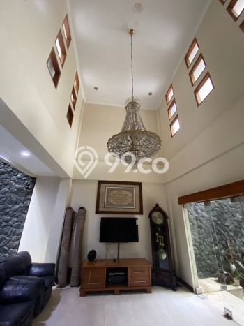Rumah Elit LB 248m2 Siap Huni Desain Elegan di Buah Batu, Bandung Rumah Elit LB 248m2 Siap Huni Desain Elegan di Buah Batu, Bandung