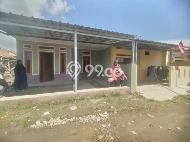 Rumah Area Strategis di Katapang, Bandung, Luas 40m2m² LB 25m2m² Rumah Area Strategis di Katapang, Bandung, Luas 40m2m² LB 25m2m²