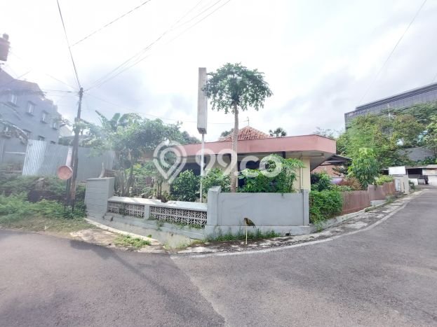 Rumah Elit LB 203m2 Siap Huni Desain Elegan di Surabaya Kota, Surabaya Rumah Elit LB 203m2 Siap Huni Desain Elegan di Surabaya Kota, Surabaya