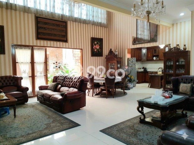 Dijual Rumah Mewah Elegan Dengan View Eksklusif di Bintaro, Jakarta Selatan Dijual Rumah Mewah Elegan Dengan View Eksklusif di Bintaro, Jakarta Selatan