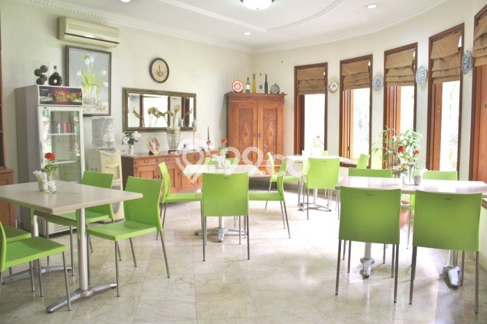 Ready to Use! Premium House LT 770m2 Desain Elegan di Bintaro Ready to Use! Premium House LT 770m2 Desain Elegan di Bintaro