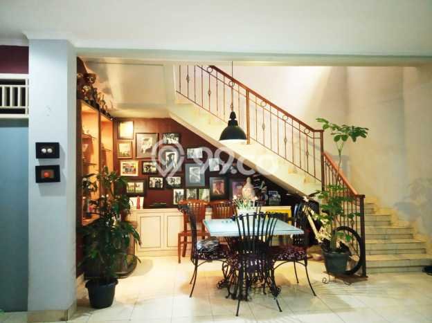 Rumah Luas Asri 4 KT Siap Huni di Bintaro Tangerang Selatan Rumah Luas Asri 4 KT Siap Huni di Bintaro Tangerang Selatan
