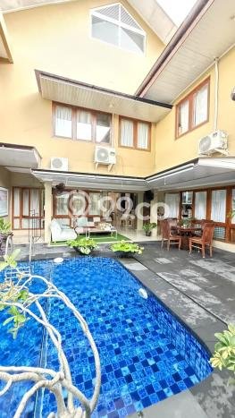 Rumah Mewah LB 600m2 Siap Pakai Desain Elegan di Bintaro, Tangerang Selatan Rumah Mewah LB 600m2 Siap Pakai Desain Elegan di Bintaro, Tangerang Selatan