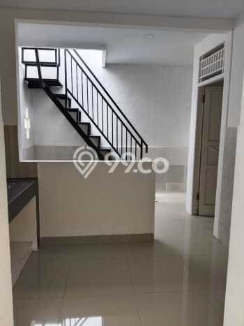 PRIME PROPERTY! Rumah area Bintaro, 4 KT, Lingkungan Elite, Luas 300m² LB 380m² PRIME PROPERTY! Rumah area Bintaro, 4 KT, Lingkungan Elite, Luas 300m² LB 380m²