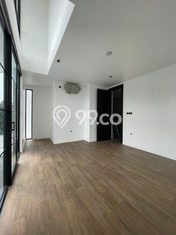 Hunian Elit LB 250m2 Siap Pakai Desain Elegan di Bintaro, Tangerang Selatan Hunian Elit LB 250m2 Siap Pakai Desain Elegan di Bintaro, Tangerang Selatan