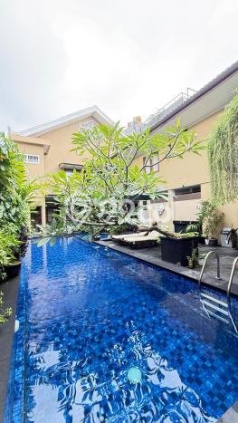 Rumah Mewah LB 600m2 Siap Pakai Desain Elegan di Bintaro, Tangerang Selatan Rumah Mewah LB 600m2 Siap Pakai Desain Elegan di Bintaro, Tangerang Selatan