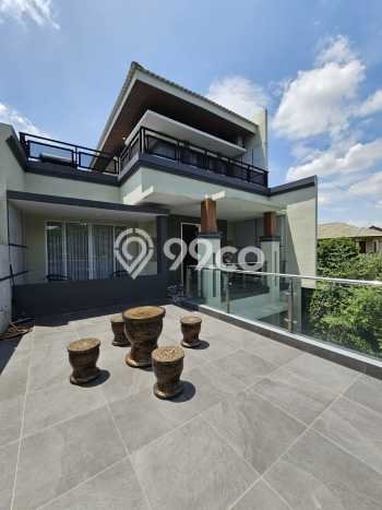 Ready to Use! Luxury House LT 255m2 Desain Elegan di Bintaro Ready to Use! Luxury House LT 255m2 Desain Elegan di Bintaro