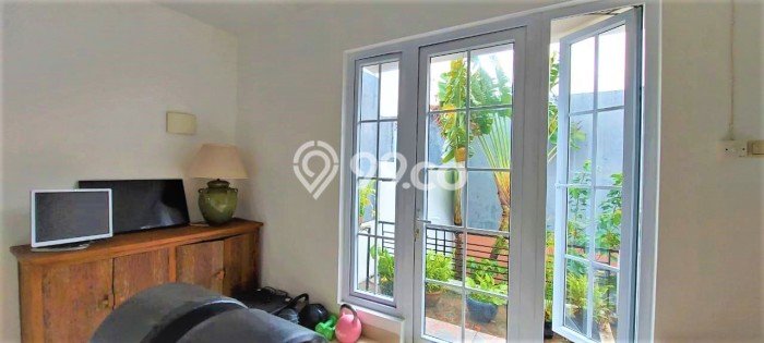 Dijual Rumah Mewah Elegan Dengan View Cantik di Bintaro, Tangerang Selatan Dijual Rumah Mewah Elegan Dengan View Cantik di Bintaro, Tangerang Selatan