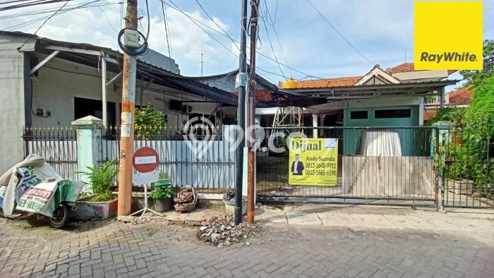 Hunian Mewah LB 449m2 Siap Pakai Desain Elegan di Ketintang, Surabaya Hunian Mewah LB 449m2 Siap Pakai Desain Elegan di Ketintang, Surabaya