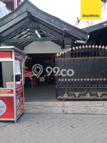 For Sale Rumah 5 Kamar Lokasi Strategis Bagus dan Strategis di Sawahan For Sale Rumah 5 Kamar Lokasi Strategis Bagus dan Strategis di Sawahan