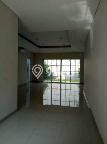 Rumah sewa siap pakai 6 Kamar Tidur di BSD De Park, Tangerang Rumah sewa siap pakai 6 Kamar Tidur di BSD De Park, Tangerang