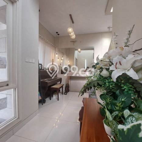 Dijual Rumah Mewah Elegan Dengan View Eksklusif di Gading Serpong, Tangerang Dijual Rumah Mewah Elegan Dengan View Eksklusif di Gading Serpong, Tangerang