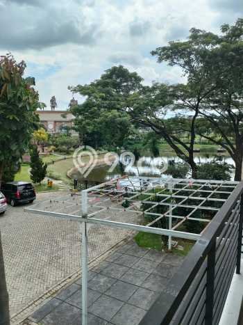 Rumah Mewah LB 211m2 Siap Huni Desain Elegan di Green Lake City, Jakarta Barat Rumah Mewah LB 211m2 Siap Huni Desain Elegan di Green Lake City, Jakarta Barat