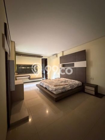 Disewakan! Rumah 4 Kamar Tidur &
5 Kamar Mandi di Pantai Indah Kapuk, Jakarta Utara Disewakan! Rumah 4 Kamar Tidur &
5 Kamar Mandi di Pantai Indah Kapuk, Jakarta Utara
