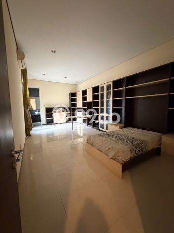 Disewakan! Rumah 4 Kamar Tidur &
5 Kamar Mandi di Pantai Indah Kapuk, Jakarta Utara Disewakan! Rumah 4 Kamar Tidur &
5 Kamar Mandi di Pantai Indah Kapuk, Jakarta Utara
