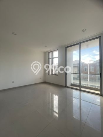 For Sale! Luxury House LT 250m2 Desain Elegan di Pantai Indah Kapuk For Sale! Luxury House LT 250m2 Desain Elegan di Pantai Indah Kapuk