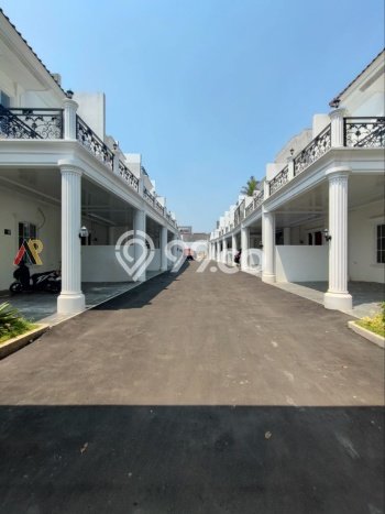 Rumah Strategis Modern Lb 140m2 di Jagakarsa, Jakarta Selatan Rumah Strategis Modern Lb 140m2 di Jagakarsa, Jakarta Selatan