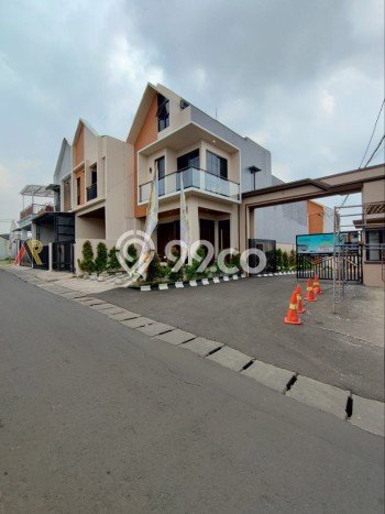 KESEMPATAN EMAS! Rumah Berkualitas di Cipayung, Jakarta Timur, LT 62m² LB 70m² KESEMPATAN EMAS! Rumah Berkualitas di Cipayung, Jakarta Timur, LT 62m² LB 70m²