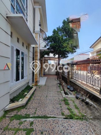 Rumah Akses Mudah di Cipayung, Jakarta Timur, Luas 270m² LB 300m² Rumah Akses Mudah di Cipayung, Jakarta Timur, Luas 270m² LB 300m²