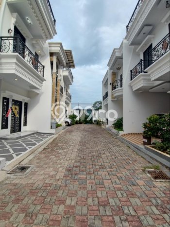 Rumah Eksklusif Siap Huni LT 72m2 di Pasar Minggu, Jakarta Selatan Rumah Eksklusif Siap Huni LT 72m2 di Pasar Minggu, Jakarta Selatan