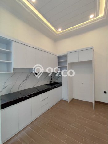 Rumah Nyaman di Jagakarsa, Jakarta Selatan, LT 79m² LB 170m² Rumah Nyaman di Jagakarsa, Jakarta Selatan, LT 79m² LB 170m²