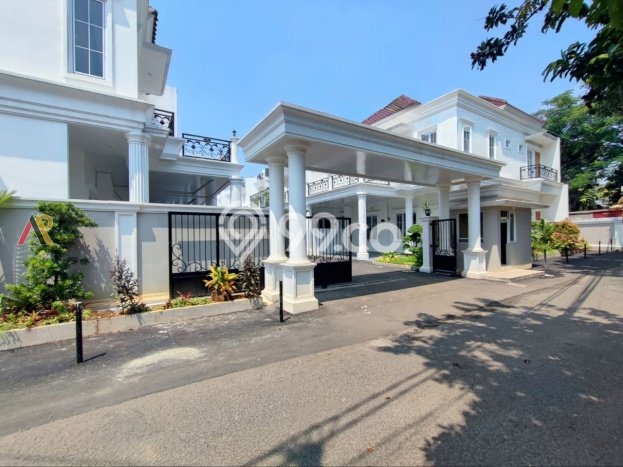Rumah Strategis Modern Lb 140m2 di Jagakarsa, Jakarta Selatan Rumah Strategis Modern Lb 140m2 di Jagakarsa, Jakarta Selatan