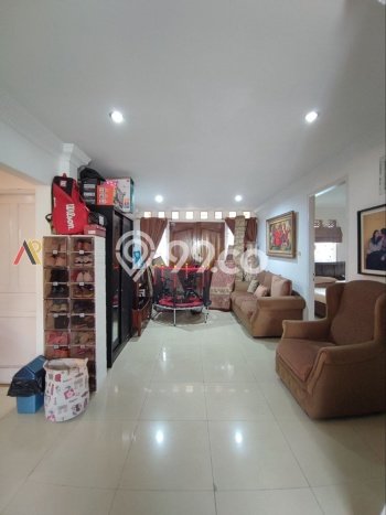 Rumah di Jagakarsa, Jakarta Selatan, LT 345m² Bangunan 350m² Rumah di Jagakarsa, Jakarta Selatan, LT 345m² Bangunan 350m²