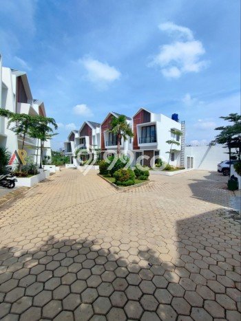 LIMITED OFFER! Rumah Premium di Cinere, Luas 80m² Bangunan 91m² LIMITED OFFER! Rumah Premium di Cinere, Luas 80m² Bangunan 91m²