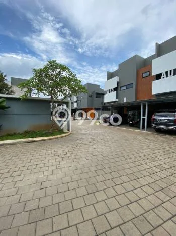 Rumah Dengan Harga Terbaik LT 135m² Lokasi Prestisius di Jantung Kota Cipayung, Jakarta Timur Rumah Dengan Harga Terbaik LT 135m² Lokasi Prestisius di Jantung Kota Cipayung, Jakarta Timur