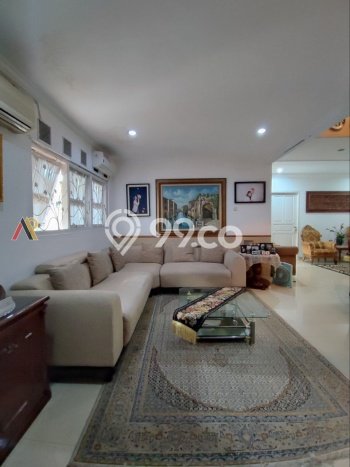Rumah di Jagakarsa, Jakarta Selatan, LT 345m² Bangunan 350m² Rumah di Jagakarsa, Jakarta Selatan, LT 345m² Bangunan 350m²