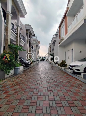 Jual Rumah Bagus Siap Huni LB 150m2 di Pasar Minggu, Jakarta Selatan Jual Rumah Bagus Siap Huni LB 150m2 di Pasar Minggu, Jakarta Selatan