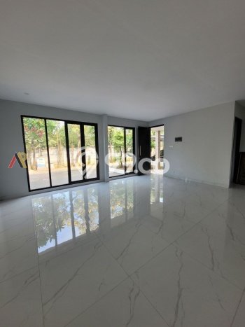 BEST CHOICE! Rumah area Ciracas, Luas 148m² Bangunan 200m² BEST CHOICE! Rumah area Ciracas, Luas 148m² Bangunan 200m²